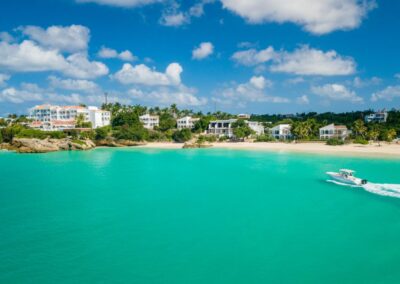 blue pelican boat charter - Anguilla eau turquoise