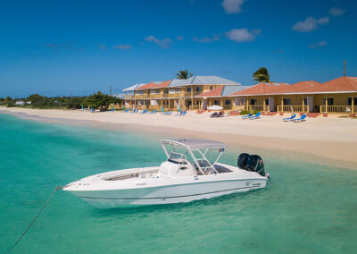 blue pelican boat charter - plage de rendez vous bay à Anguilla